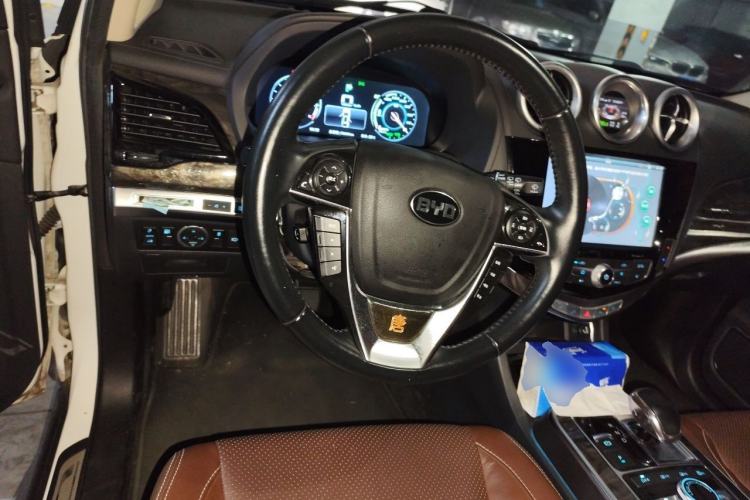 Used BYD Tang New Energy 2015 2.0T Four-Wheel-Drive Flagship Model Steering Wheel