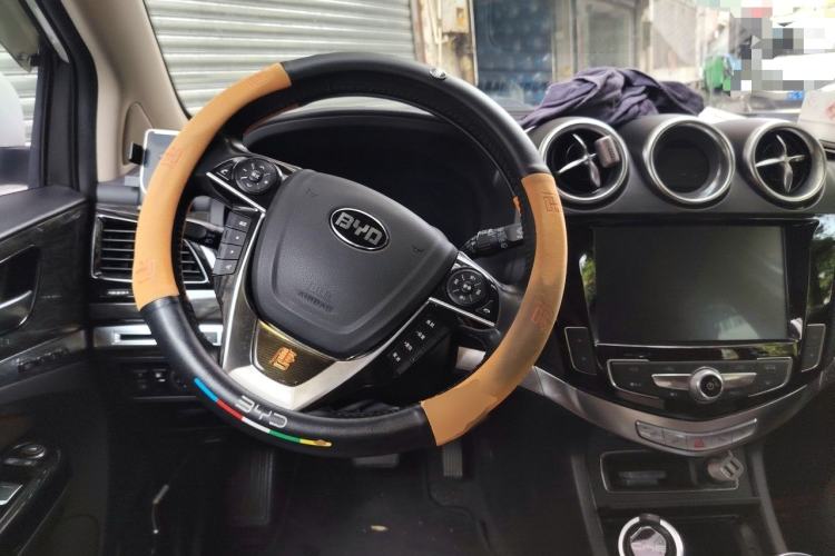 Used BYD Tang New Energy 2015 2.0T Four-Wheel-Drive Flagship Model Steering Wheel