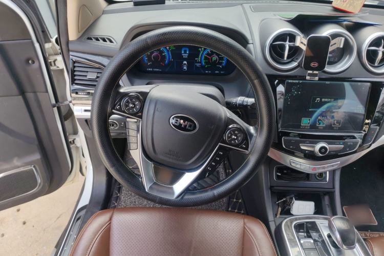 Used BYD Tang New Energy 2015 2.0T Four-Wheel-Drive Flagship Model Steering Wheel