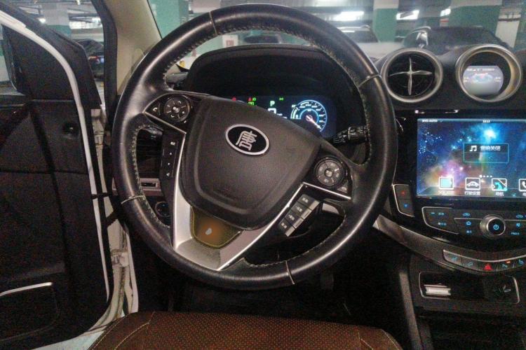 Used BYD Tang New Energy 2015 2.0T Four-Wheel-Drive Flagship Model Steering Wheel