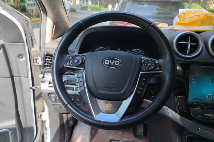 Used BYD Tang New Energy 2015 2.0T Four-Wheel-Drive Flagship Model Steering Wheel