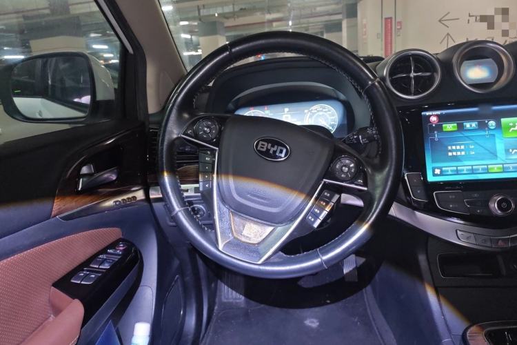 Used BYD Tang New Energy 2015 2.0T Four-Wheel-Drive Flagship Model Steering Wheel