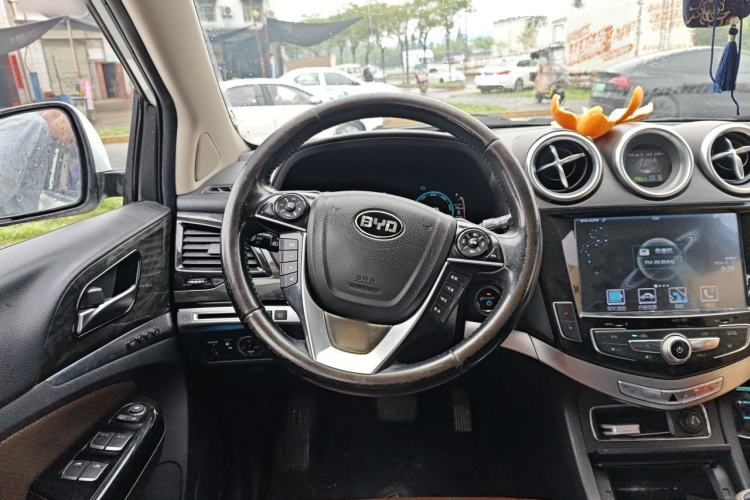Used BYD Tang New Energy 2015 2.0T Four-Wheel-Drive Flagship Model Steering Wheel