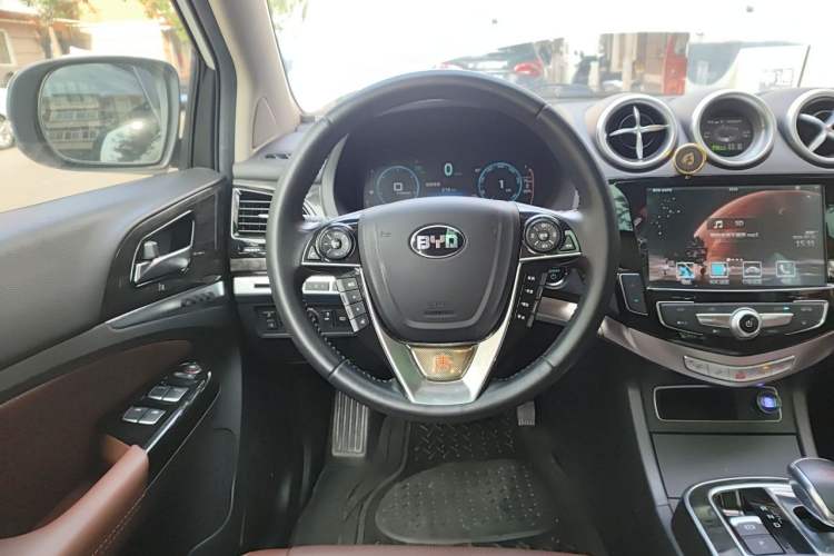 Used BYD Tang New Energy 2015 2.0T Four-Wheel-Drive Flagship Model Steering Wheel