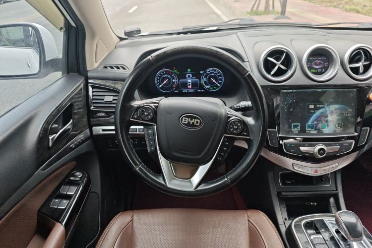 Used BYD Tang New Energy 2015 2.0T Four-Wheel-Drive Flagship Model Steering Wheel