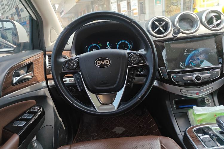 Used BYD Tang New Energy 2015 2.0T Four-Wheel-Drive Flagship Model Steering Wheel