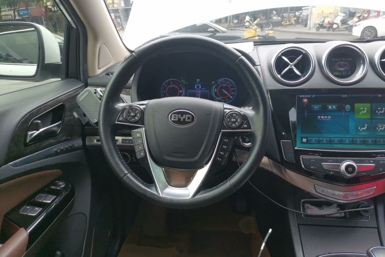 Used BYD Tang New Energy 2015 2.0T Four-Wheel-Drive Flagship Model Steering Wheel