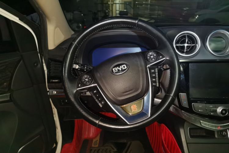 Used BYD Tang New Energy 2015 2.0T Four-Wheel-Drive Flagship Model Steering Wheel