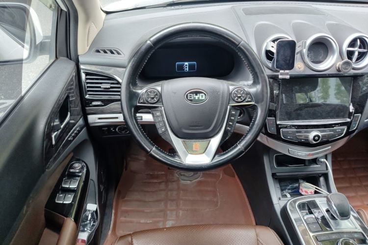 Used BYD Tang New Energy 2015 2.0T Four-Wheel-Drive Flagship Model Steering Wheel