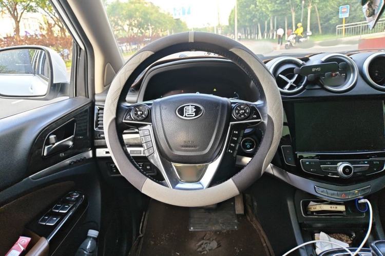 Used BYD Tang New Energy 2015 2.0T Four-Wheel-Drive Flagship Model Steering Wheel