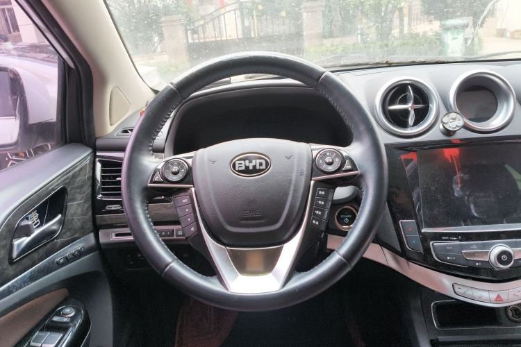 Used BYD Tang New Energy 2015 2.0T Four-Wheel-Drive Flagship Model Steering Wheel