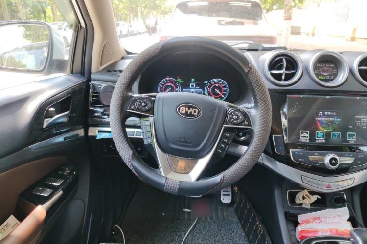 Used BYD Tang New Energy 2015 2.0T Four-Wheel-Drive Flagship Model Steering Wheel