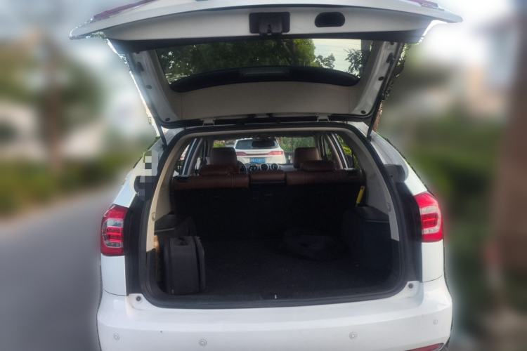 Used BYD Tang New Energy 2015 2.0T Four-Wheel-Drive Flagship Model Trunk