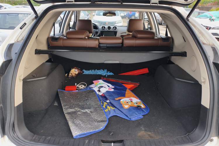 Used BYD Tang New Energy 2015 2.0T Four-Wheel-Drive Flagship Model Trunk