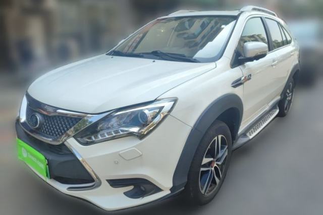 Ojetý BYD Tang New Energy 2015 2.0T Four-Wheel-Drive Flagship Model