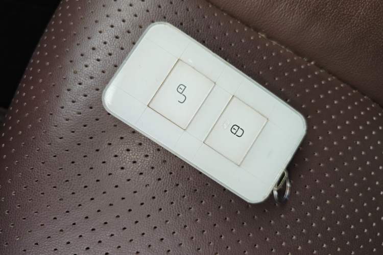 Used BYD Tang New Energy 2015 2.0T Four-Wheel-Drive Flagship Model Vehicle Key