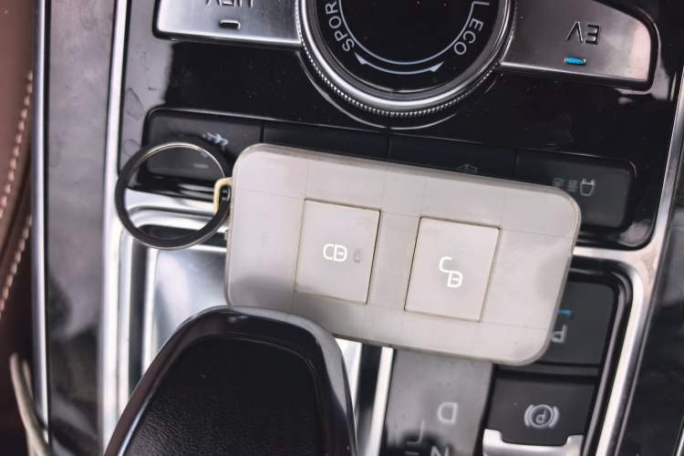 Used BYD Tang New Energy 2015 2.0T Four-Wheel-Drive Flagship Model Vehicle Key