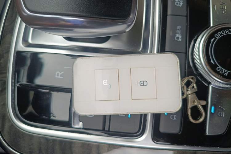 Used BYD Tang New Energy 2015 2.0T Four-Wheel-Drive Flagship Model Vehicle Key