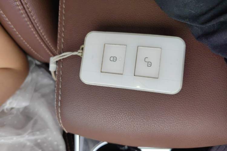 Used BYD Tang New Energy 2015 2.0T Four-Wheel-Drive Flagship Model Vehicle Key