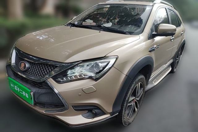 Used BYD Tang New Energy 2015 2.0T Four-Wheel Drive Luxury Model