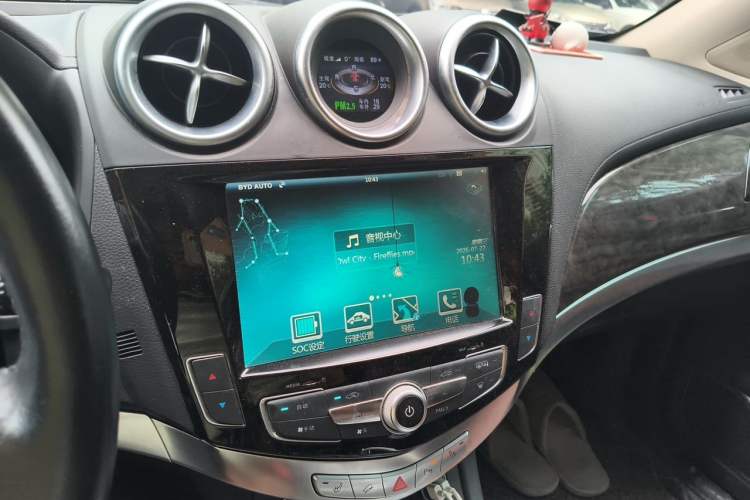 Used BYD Tang New Energy 2015 2.0T Four-Wheel-Drive Flagship Model Audio And AC Panel