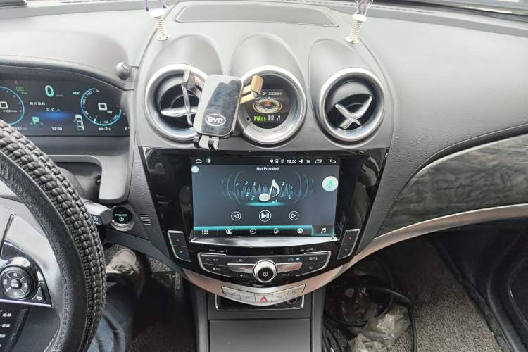 Used BYD Tang New Energy 2015 2.0T Four-Wheel-Drive Flagship Model Audio And AC Panel