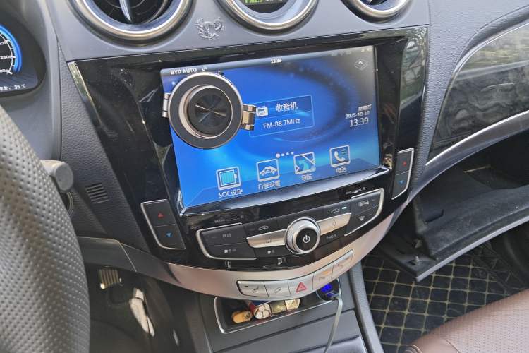 Used BYD Tang New Energy 2015 2.0T Four-Wheel-Drive Flagship Model Audio And AC Panel