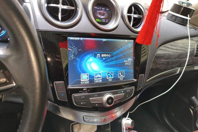 Used BYD Tang New Energy 2015 2.0T Four-Wheel-Drive Flagship Model Audio And AC Panel