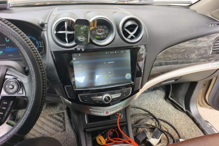 Used BYD Tang New Energy 2015 2.0T Four-Wheel-Drive Flagship Model Audio And AC Panel