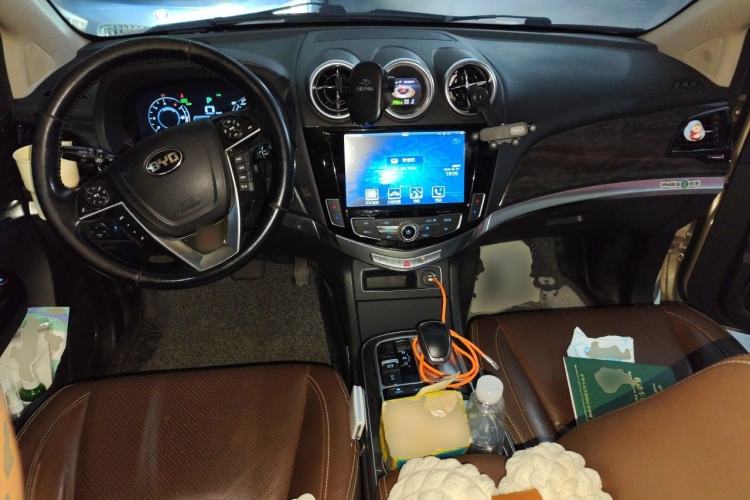 Used BYD Tang New Energy 2015 2.0T Four-Wheel-Drive Flagship Model Center Console