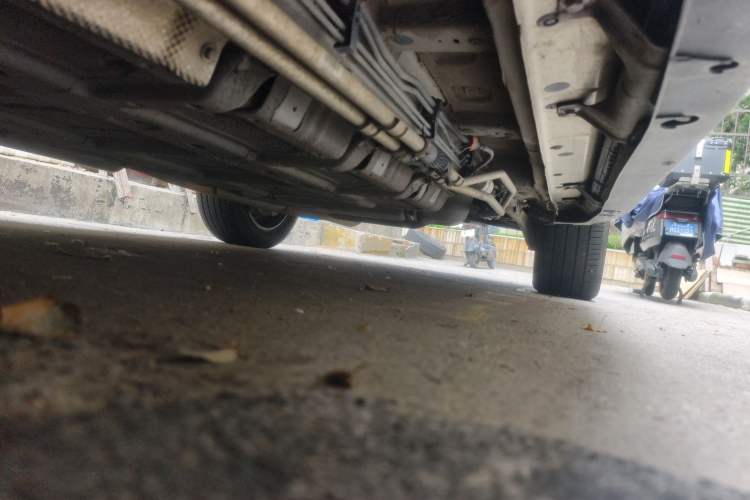 Used BYD Tang New Energy 2015 2.0T Four-Wheel-Drive Flagship Model Chassis Front Left