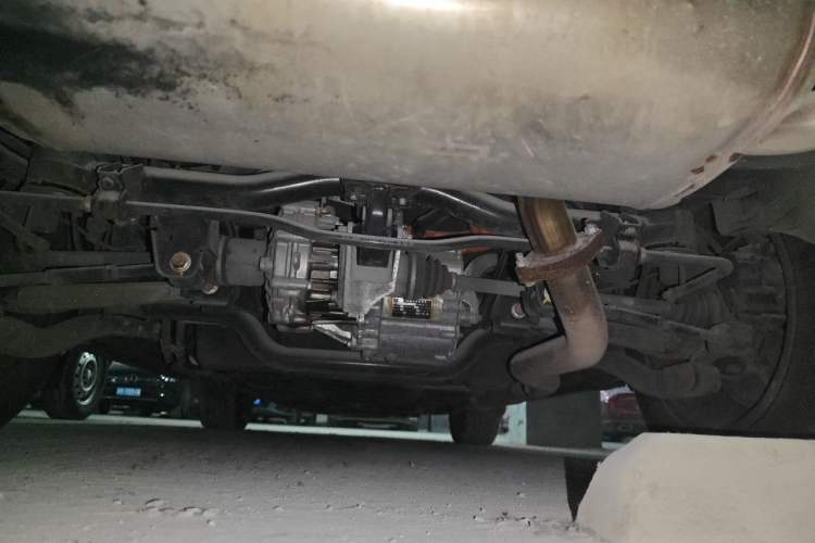 Used BYD Tang New Energy 2015 2.0T Four-Wheel-Drive Flagship Model Chassis Rear