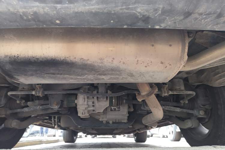 Used BYD Tang New Energy 2015 2.0T Four-Wheel-Drive Flagship Model Chassis Rear
