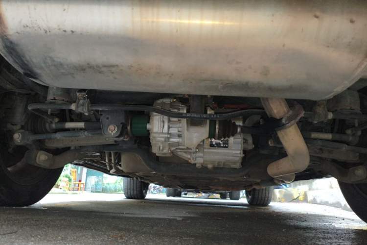 Used BYD Tang New Energy 2015 2.0T Four-Wheel-Drive Flagship Model Chassis Rear