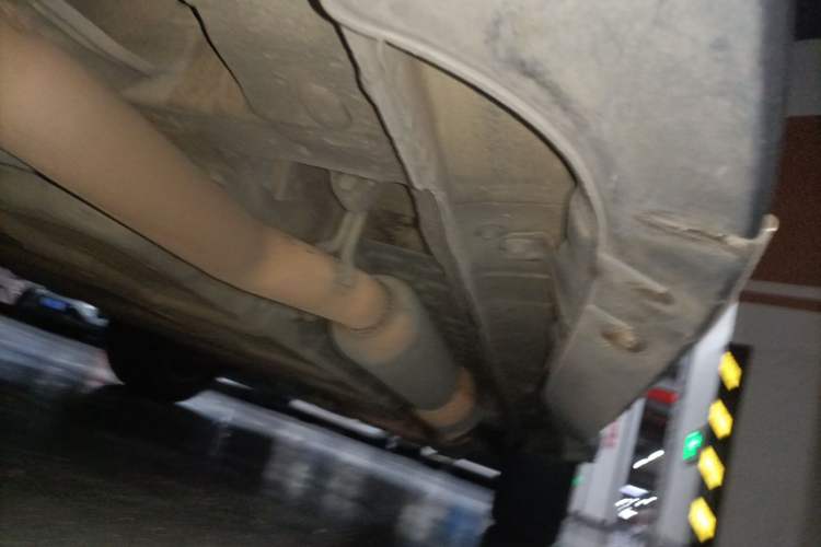 Used BYD Tang New Energy 2015 2.0T Four-Wheel-Drive Flagship Model Chassis Rear Right
