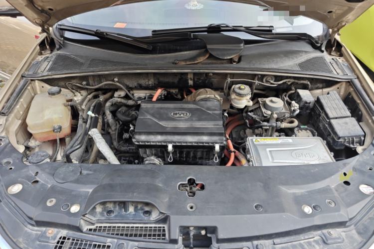 Used BYD Tang New Energy 2015 2.0T Four-Wheel-Drive Flagship Model Engine Bay