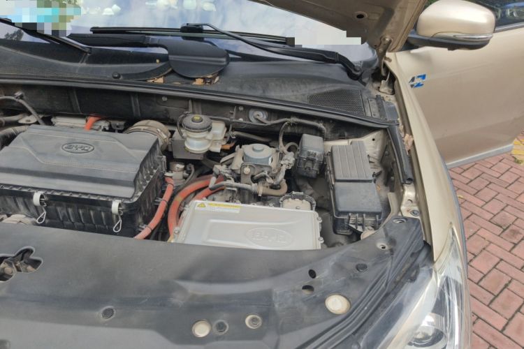 Used BYD Tang New Energy 2015 2.0T Four-Wheel-Drive Flagship Model Engine Bay Left