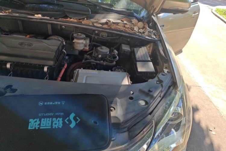Used BYD Tang New Energy 2015 2.0T Four-Wheel-Drive Flagship Model Engine Bay Left