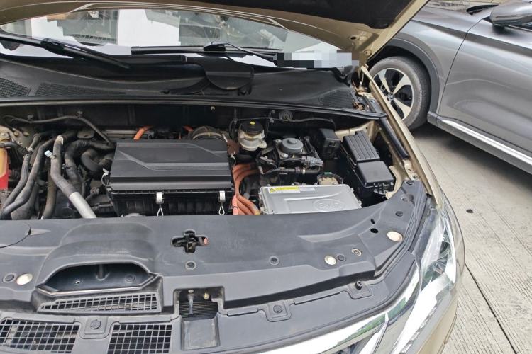 Used BYD Tang New Energy 2015 2.0T Four-Wheel-Drive Flagship Model Engine Bay Left