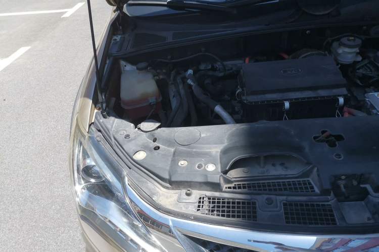 Used BYD Tang New Energy 2015 2.0T Four-Wheel-Drive Flagship Model Engine Bay Right