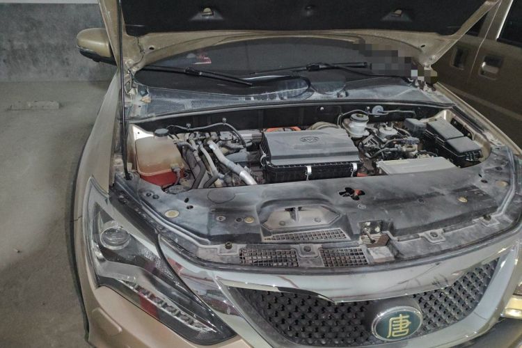 Used BYD Tang New Energy 2015 2.0T Four-Wheel-Drive Flagship Model Engine Bay Right
