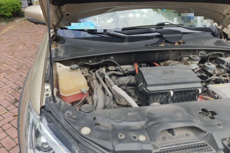 Used BYD Tang New Energy 2015 2.0T Four-Wheel-Drive Flagship Model Engine Bay Right