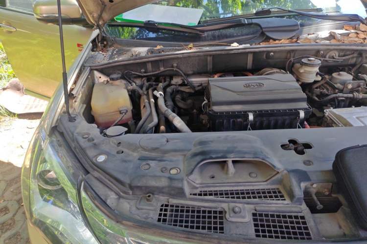 Used BYD Tang New Energy 2015 2.0T Four-Wheel-Drive Flagship Model Engine Bay Right