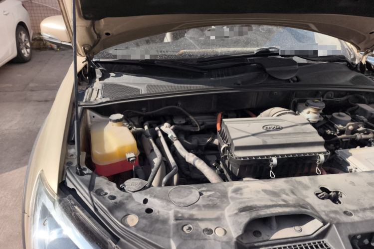 Used BYD Tang New Energy 2015 2.0T Four-Wheel-Drive Flagship Model Engine Bay Right