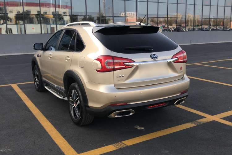 Used BYD Tang New Energy 2015 2.0T Four-Wheel-Drive Flagship Model Exterior 6