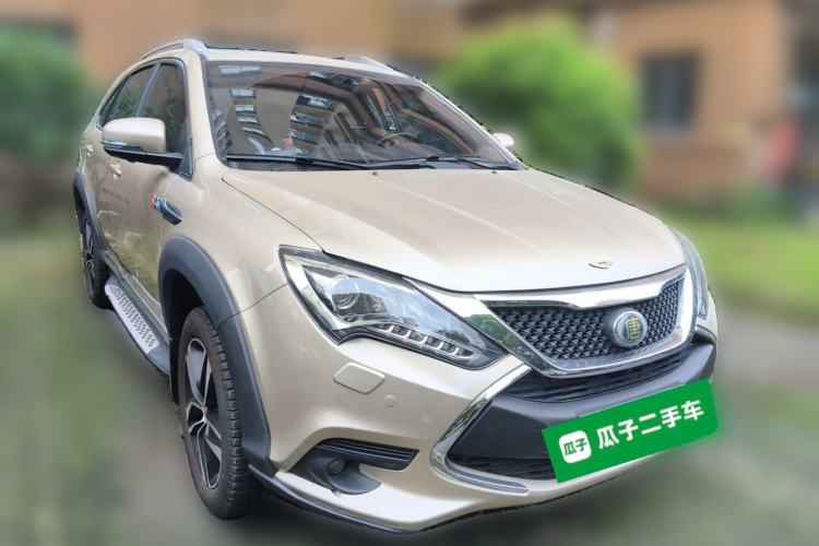 Used BYD Tang New Energy 2015 2.0T Four-Wheel-Drive Flagship Model Front Right 45 Deg
