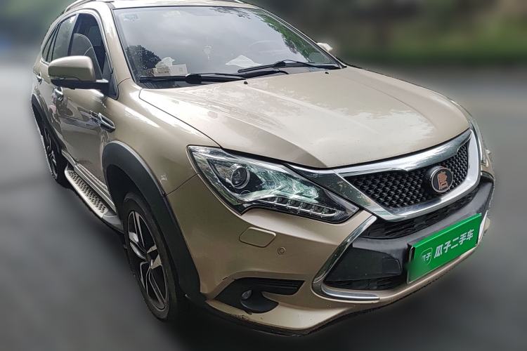 Used BYD Tang New Energy 2015 2.0T Four-Wheel Drive Luxury Model Front Right 45 Deg