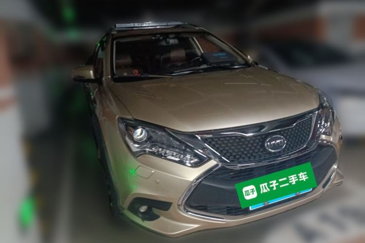 Used BYD Tang New Energy 2015 2.0T Four-Wheel-Drive Flagship Model Front Right 45 Deg