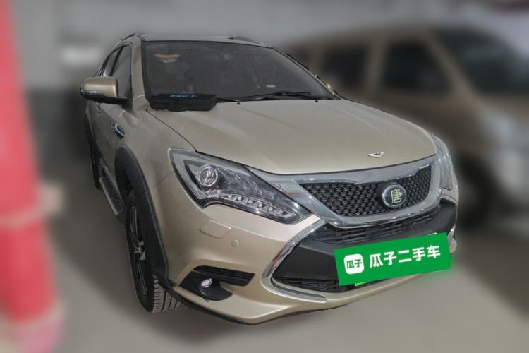 Used BYD Tang New Energy 2015 2.0T Four-Wheel-Drive Flagship Model Front Right 45 Deg