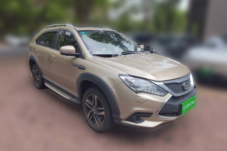 Used BYD Tang New Energy 2015 2.0T Four-Wheel-Drive Flagship Model Front Right 45 Deg